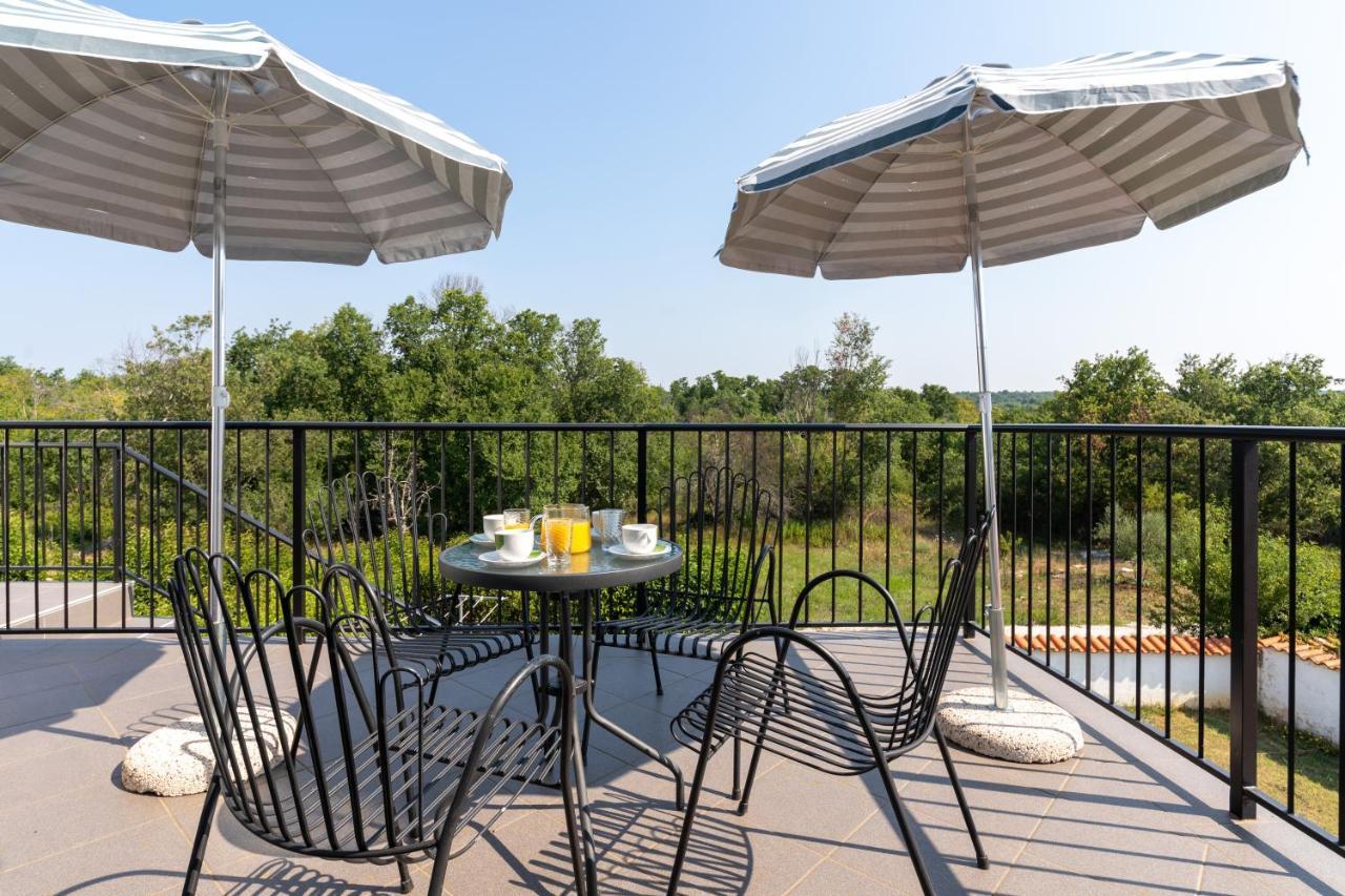 Apartments Oliva Пореч Екстер'єр фото