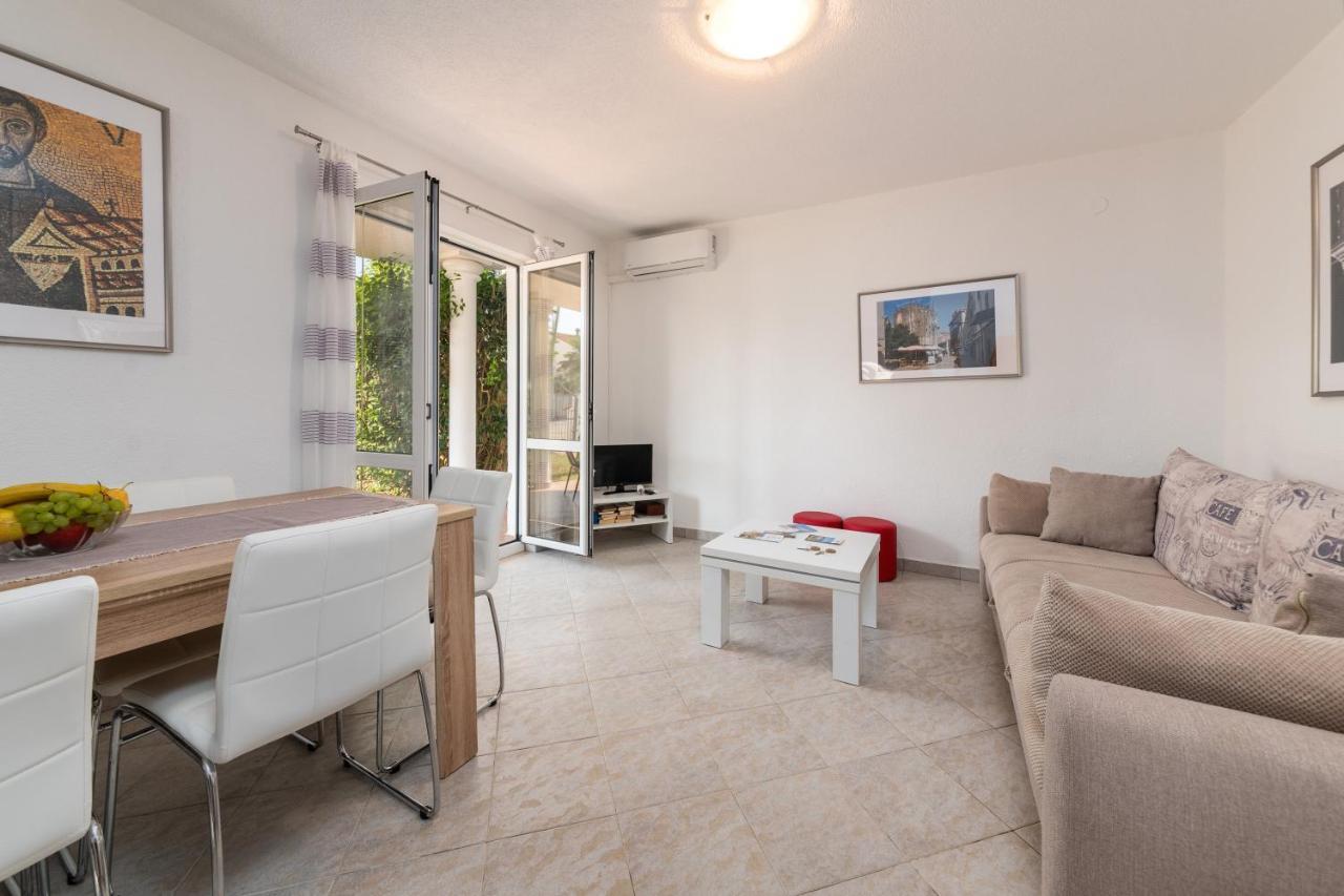 Apartments Oliva Пореч Екстер'єр фото