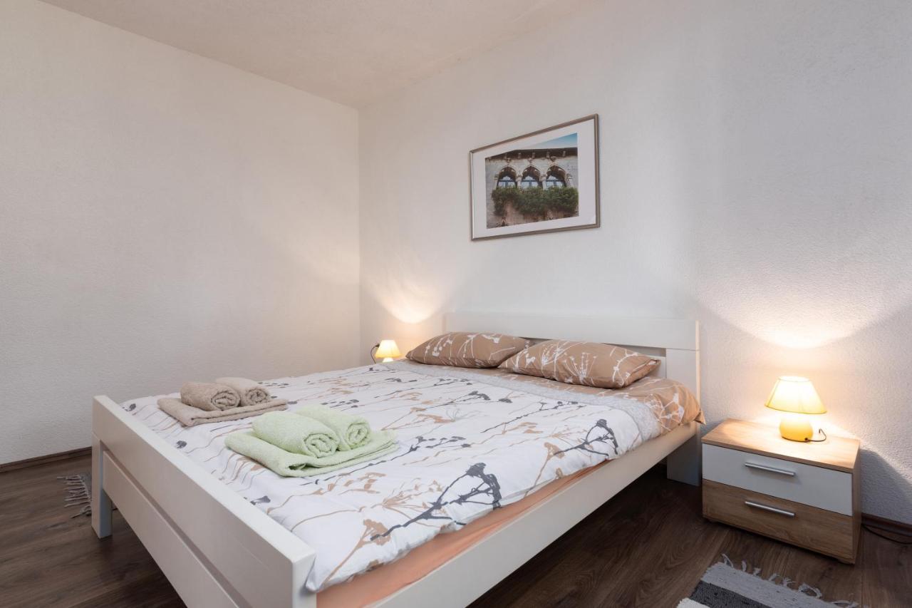 Apartments Oliva Пореч Екстер'єр фото
