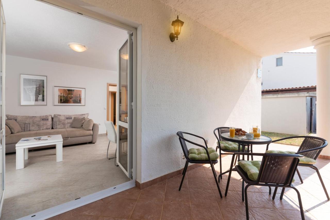 Apartments Oliva Пореч Екстер'єр фото