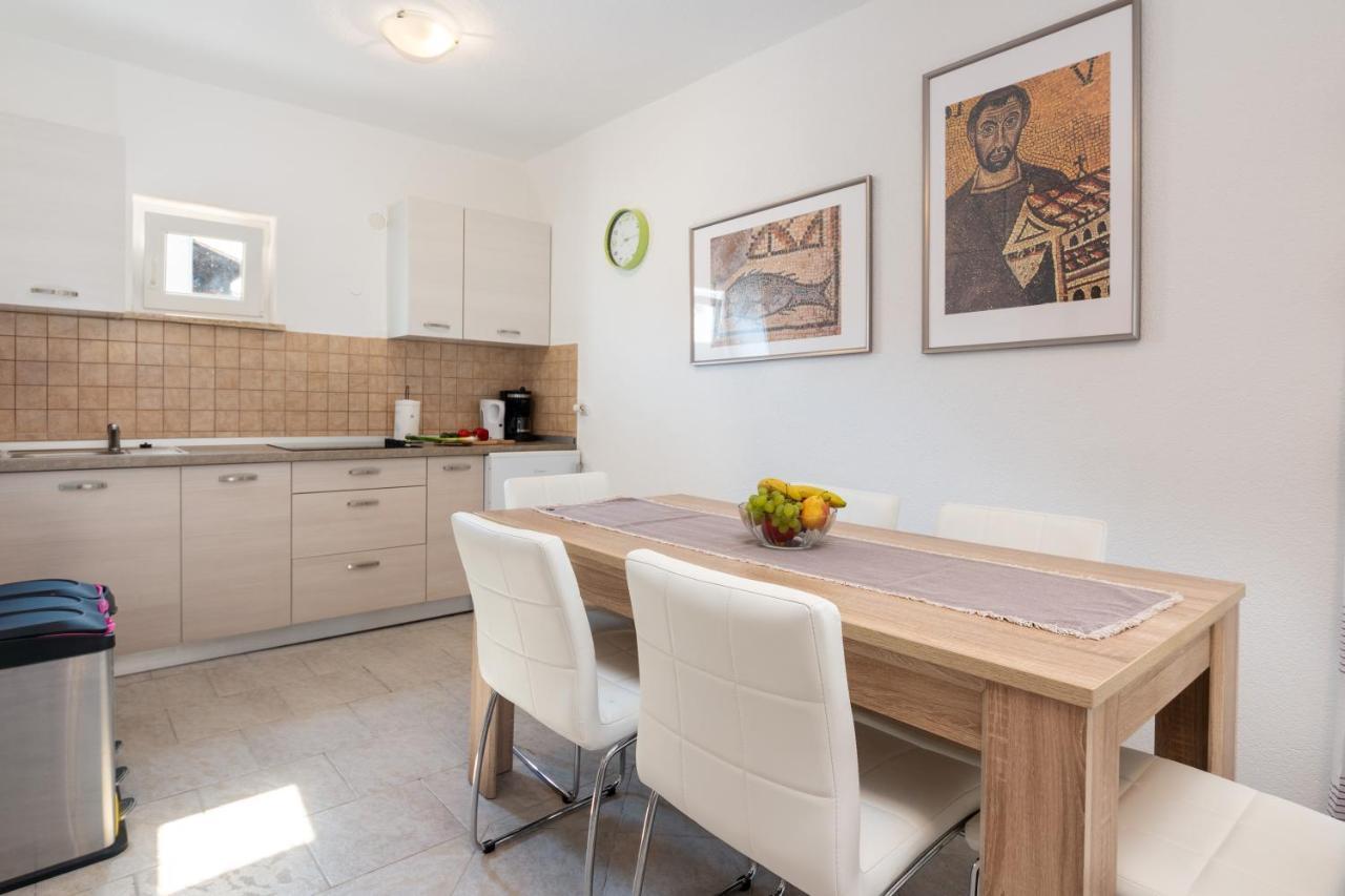 Apartments Oliva Пореч Екстер'єр фото