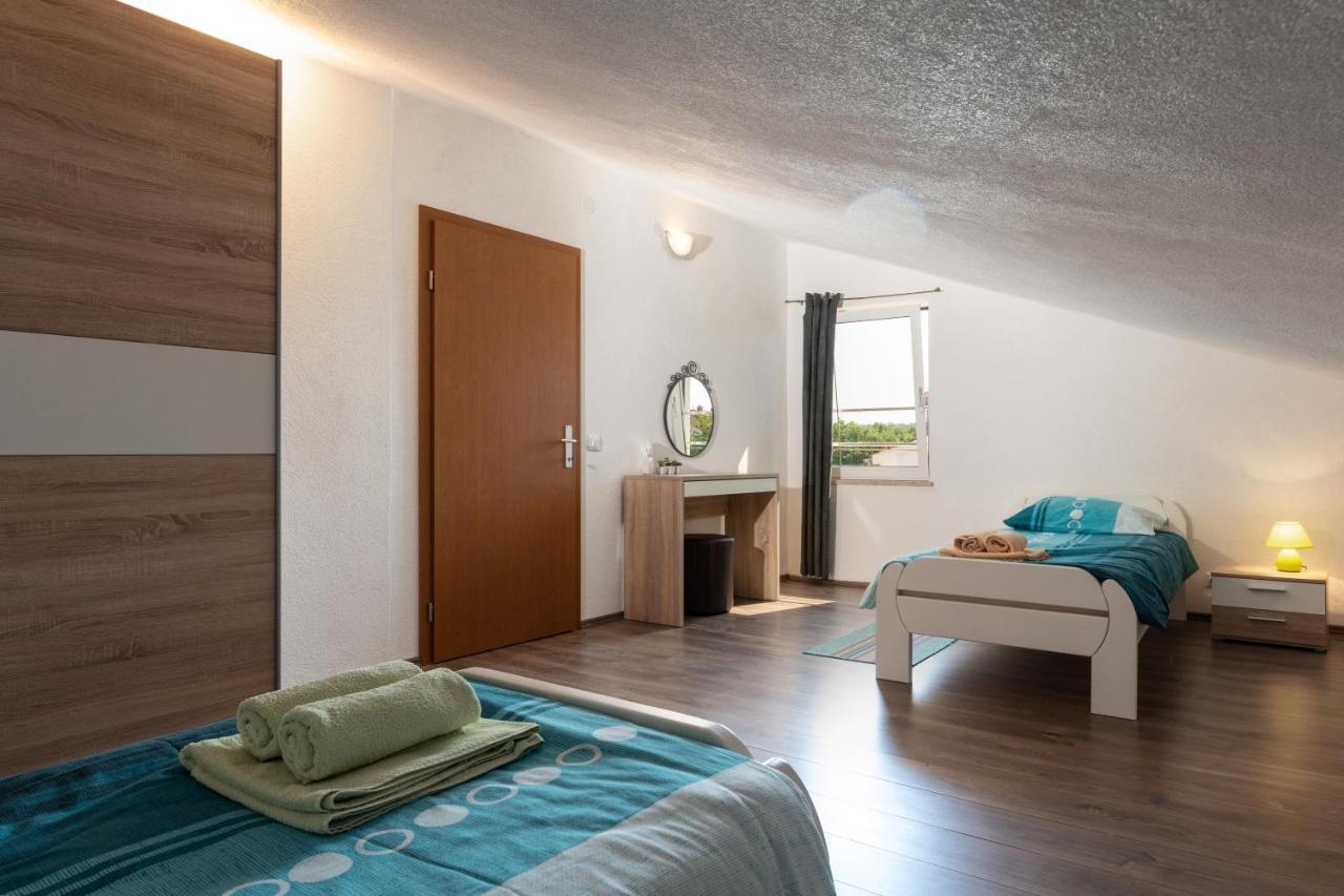 Apartments Oliva Пореч Екстер'єр фото