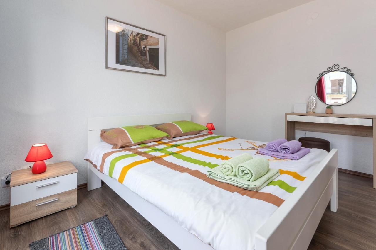 Apartments Oliva Пореч Екстер'єр фото