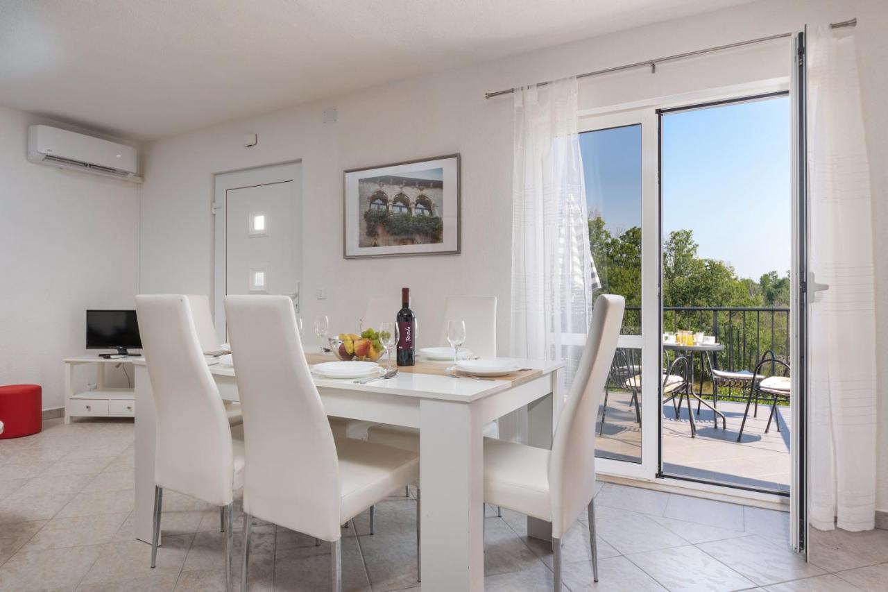 Apartments Oliva Пореч Екстер'єр фото