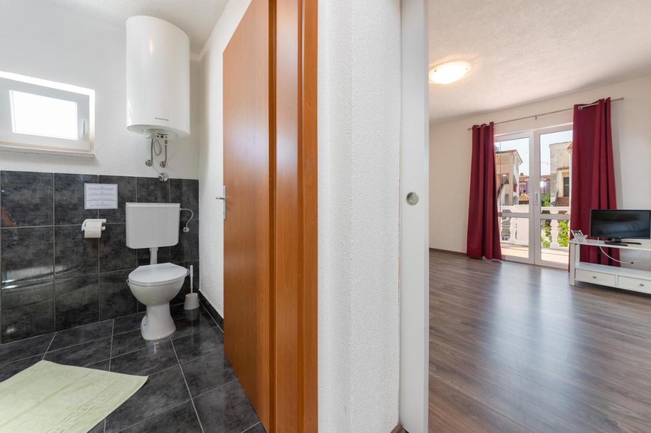 Apartments Oliva Пореч Екстер'єр фото