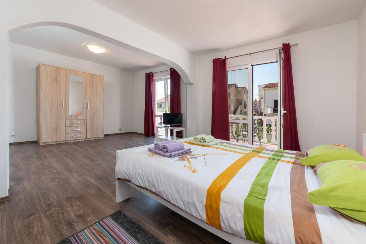Apartments Oliva Пореч Екстер'єр фото
