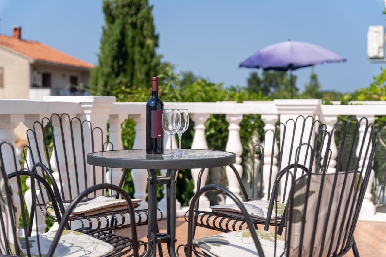 Apartments Oliva Пореч Екстер'єр фото
