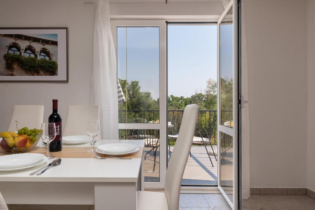 Apartments Oliva Пореч Екстер'єр фото