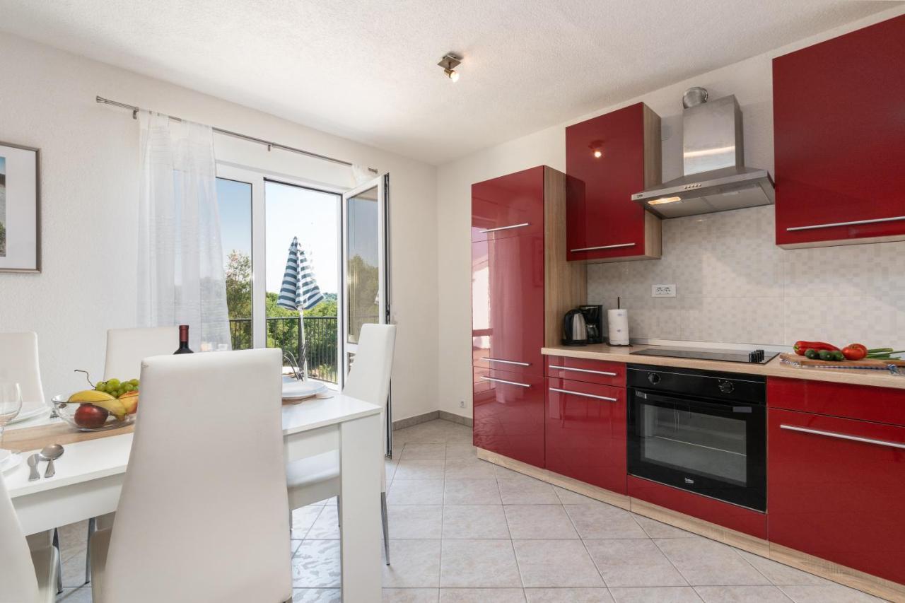 Apartments Oliva Пореч Екстер'єр фото